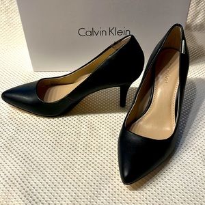 Calvin Klein Kimberly Mini Lizard. Size 6.5 M